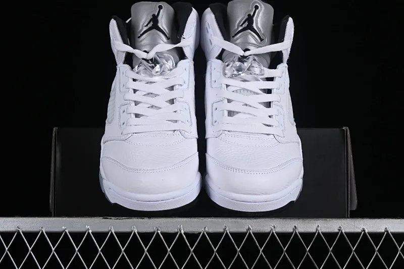 All categories Air Jordan Jordan series basketball shoes Air Jordan 5 Air Jordan 5 Retro AJ5 Joe 5 white black DD0587-110